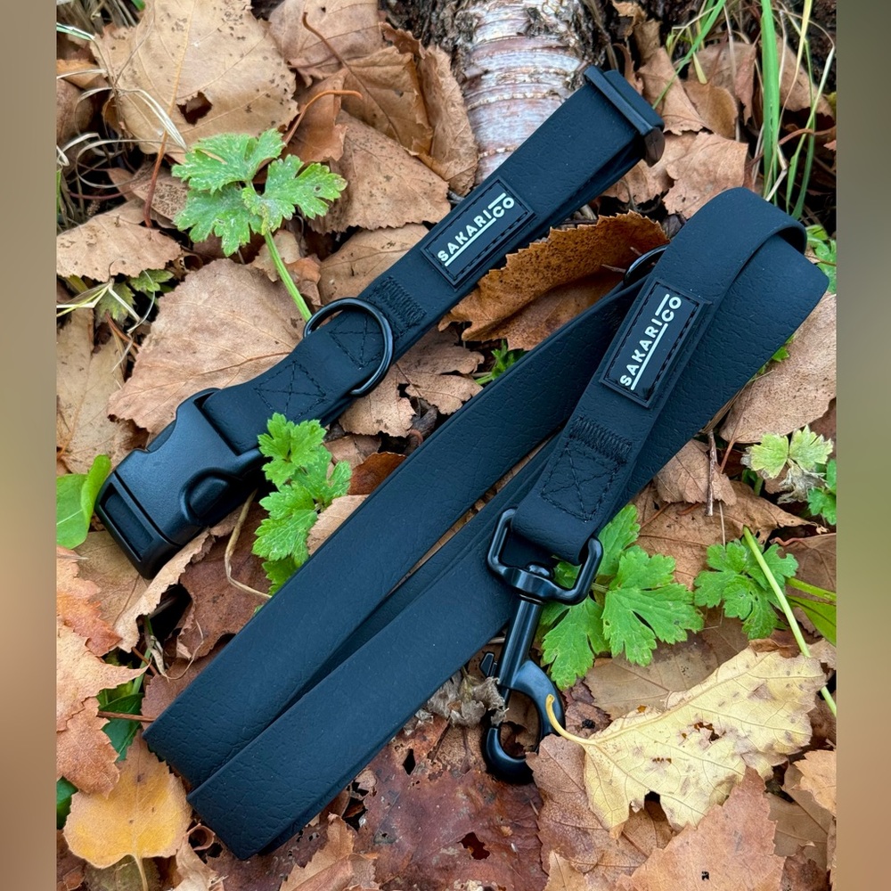 BLACK SPLASH LEASH - SakariCo